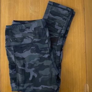 CVG Camo Moto Capri Leggings